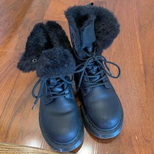 DR. MARTENS 1460 WOMEN'S BLACK BOOTS sz 6 US